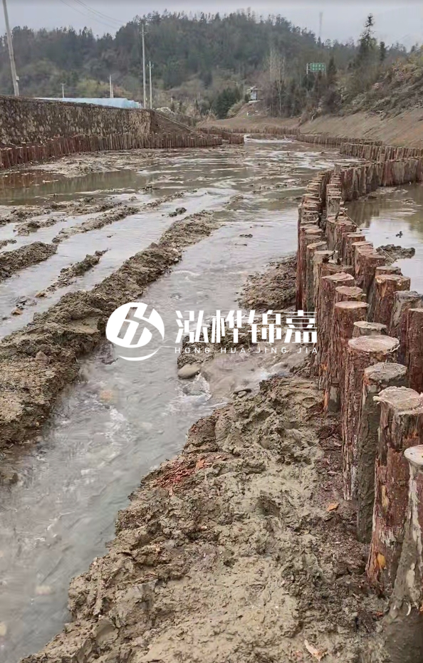 佳木斯河道清淤專業(yè)施工-河道清淤國(guó)家規(guī)定是幾米？