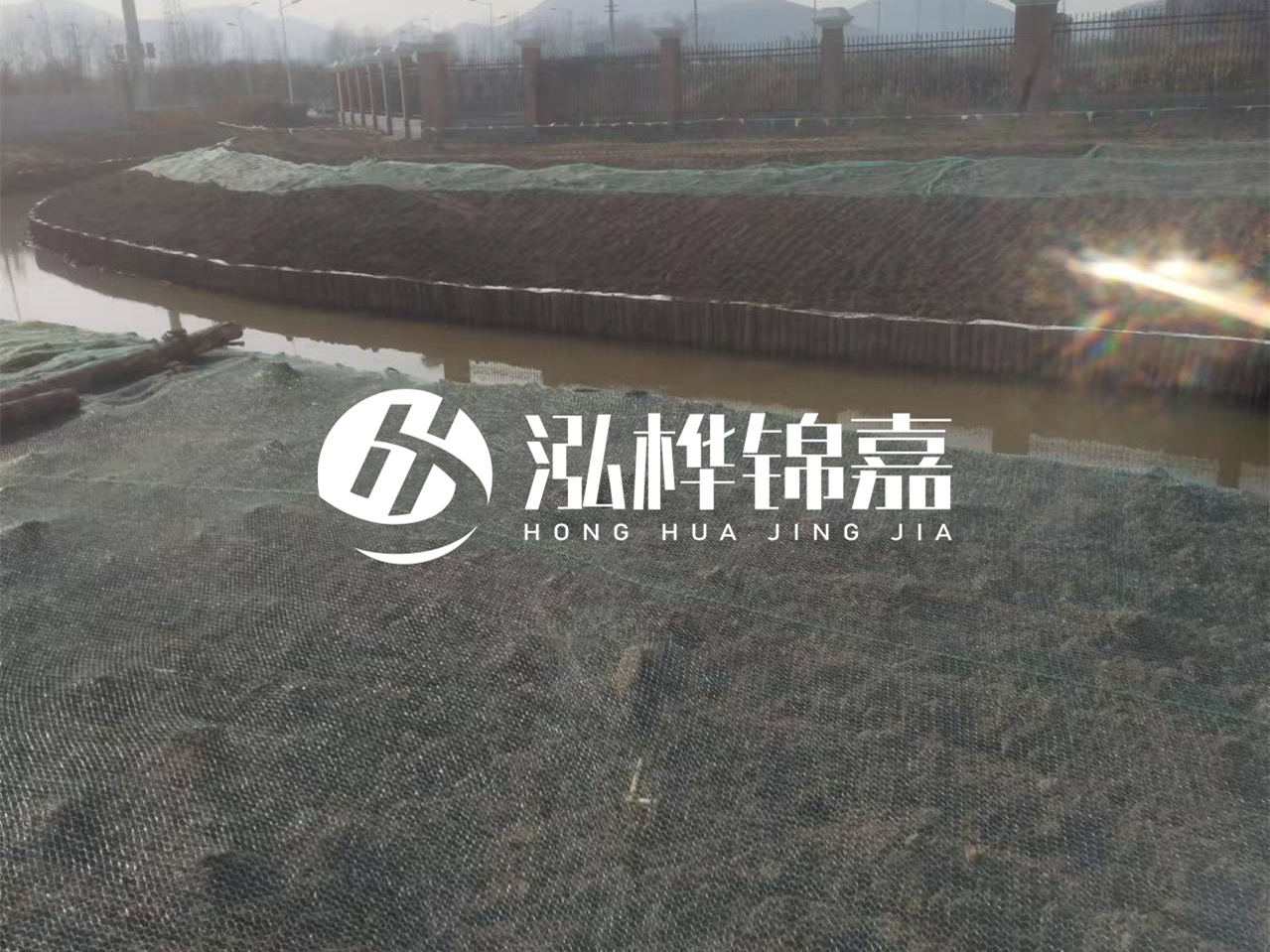 河道木樁打不下去怎么辦？河道打樁木能在水里使用多少年？