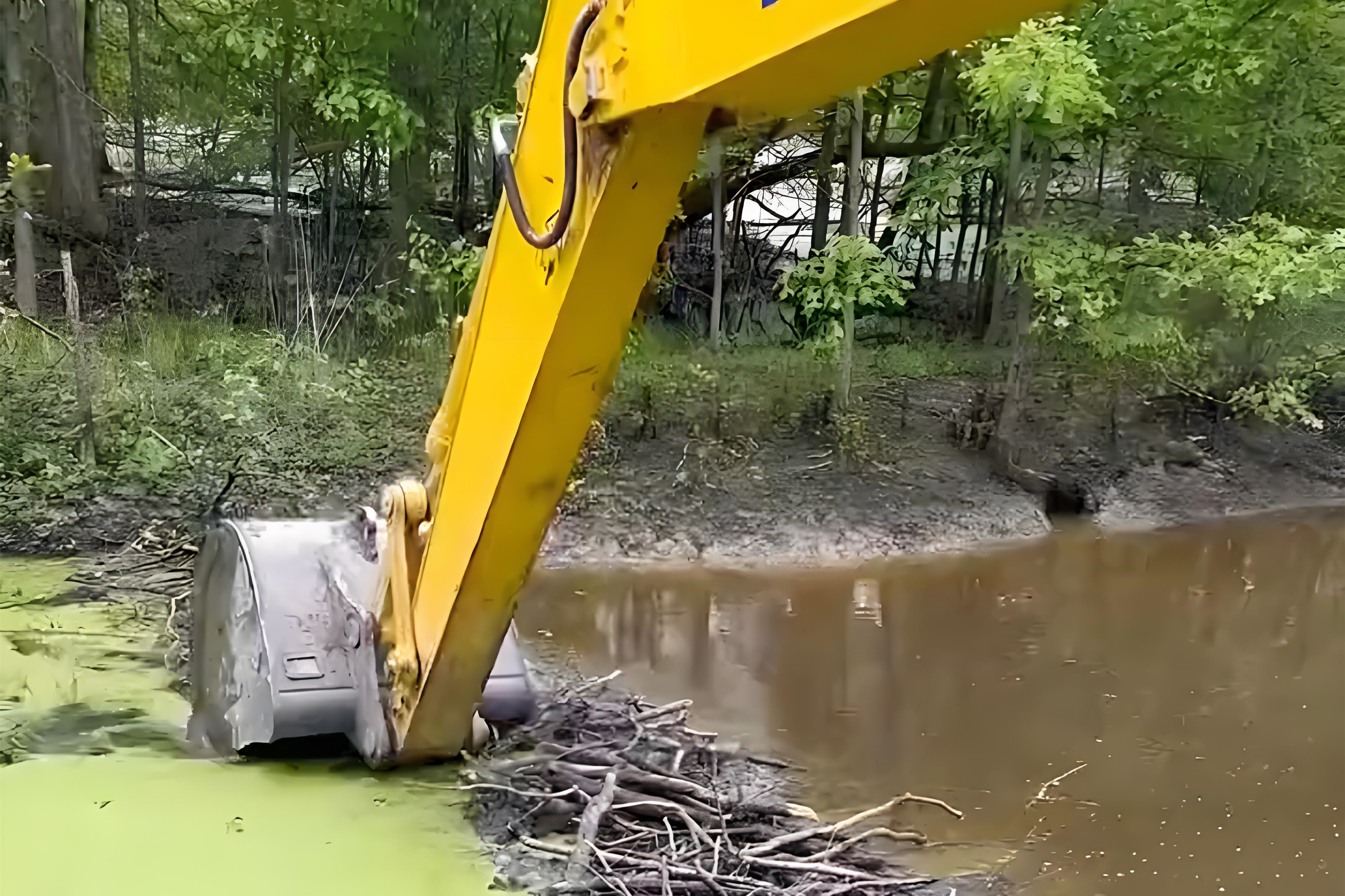 益陽水挖清淤團隊泓樺錦嘉-水塘清淤中遇到大量垃圾如何處理？