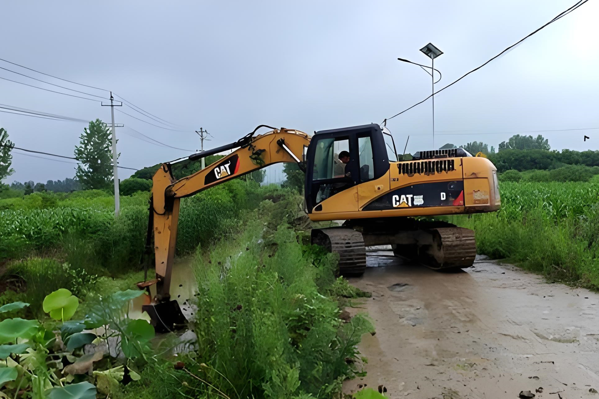 長沙水挖清淤團隊泓樺錦嘉-沼澤地清淤費用大概是怎樣計算的？?