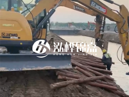 松木樁廠家泓樺錦嘉-4米和6米松木樁分別適合什么工程場景？